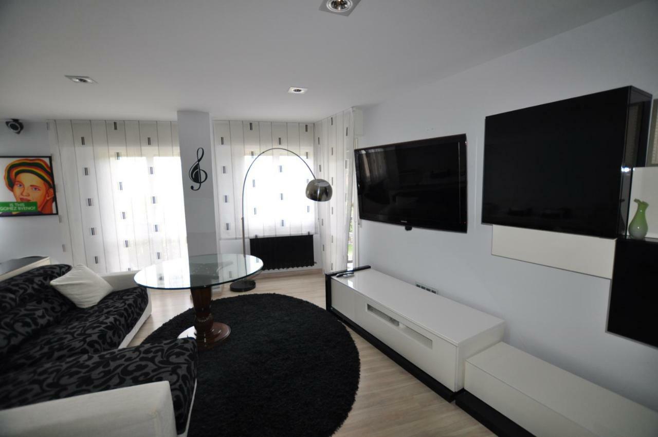 Black And White Suitte "Marques" Noja Exterior photo